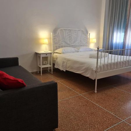 Lc Gramsci Guest House Self Check-In بيزا المظهر الخارجي الصورة