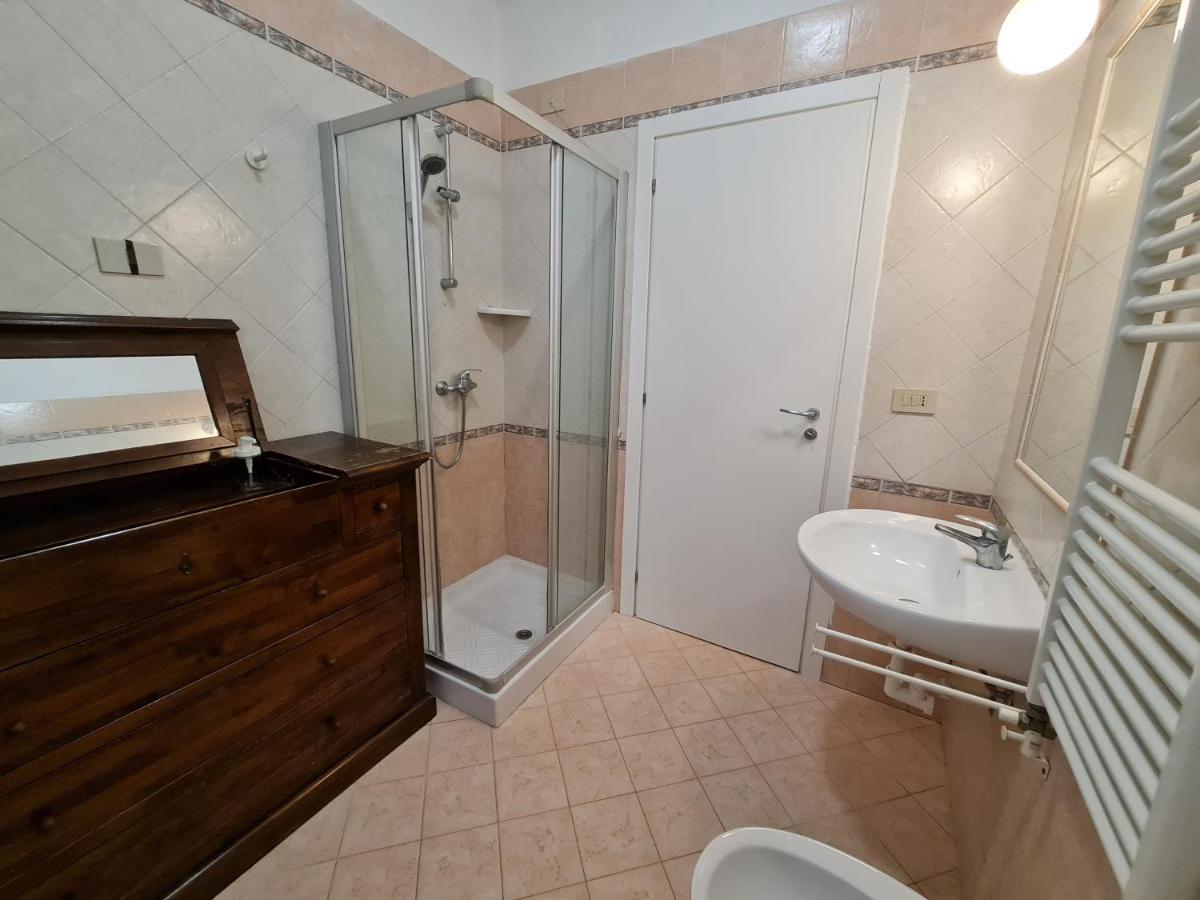 Lc Gramsci Guest House Self Check-In بيزا المظهر الخارجي الصورة