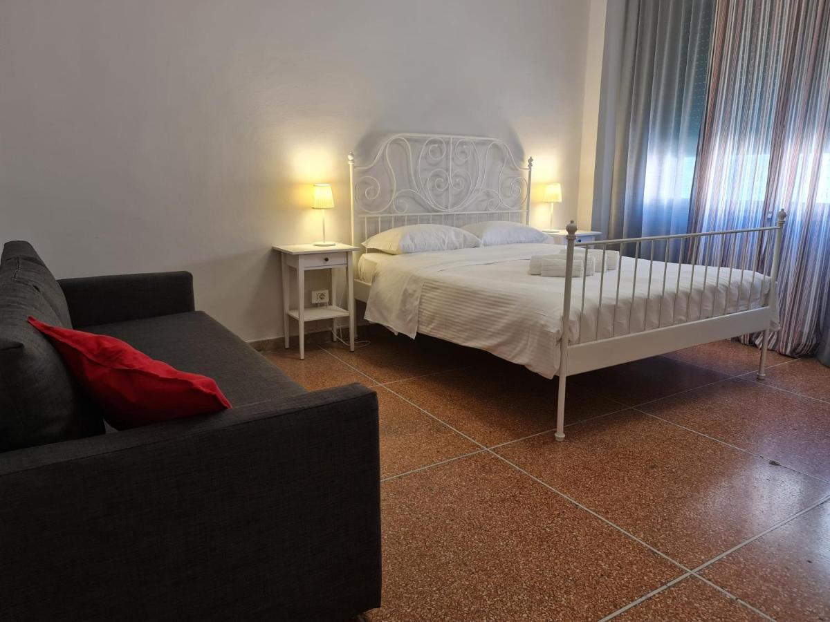 Lc Gramsci Guest House Self Check-In بيزا المظهر الخارجي الصورة