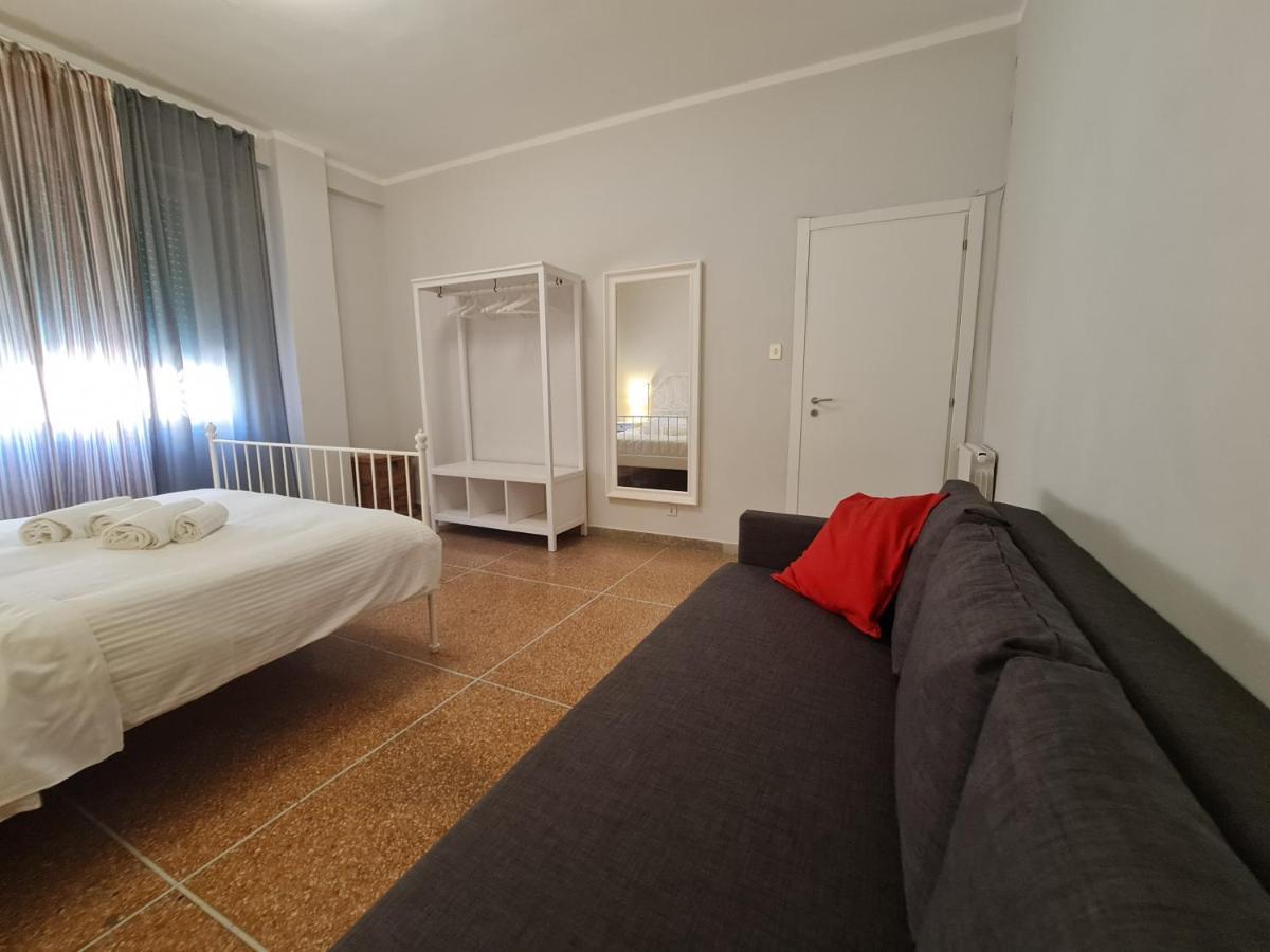 Lc Gramsci Guest House Self Check-In بيزا المظهر الخارجي الصورة