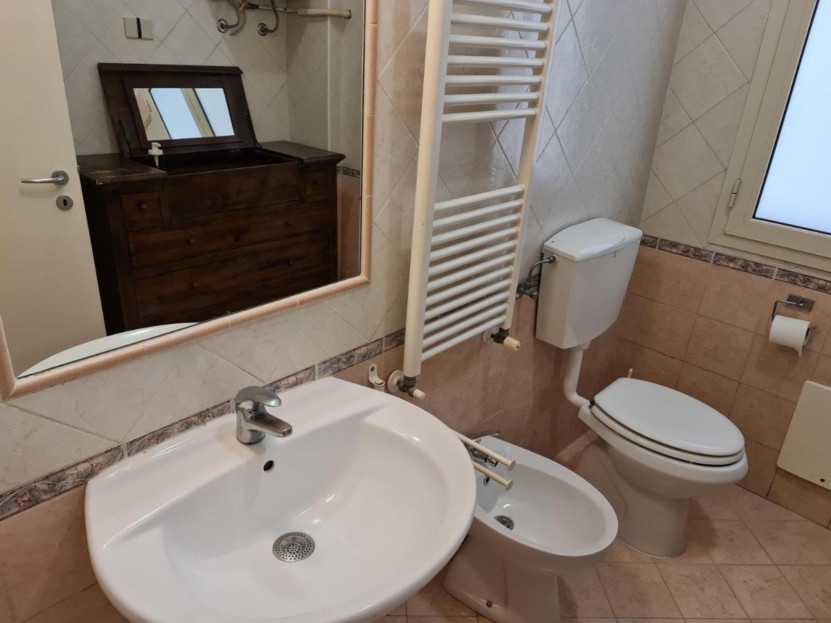 Lc Gramsci Guest House Self Check-In بيزا المظهر الخارجي الصورة