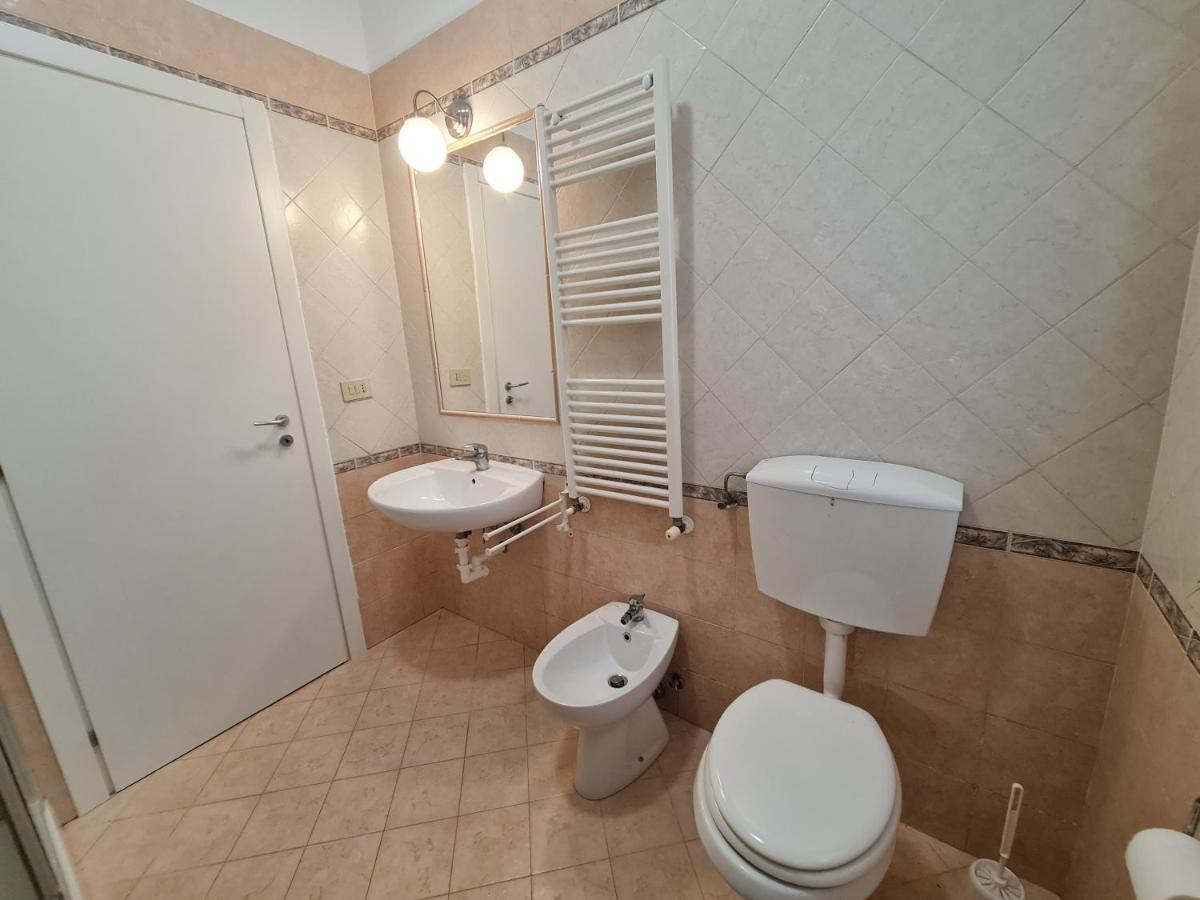 Lc Gramsci Guest House Self Check-In بيزا المظهر الخارجي الصورة