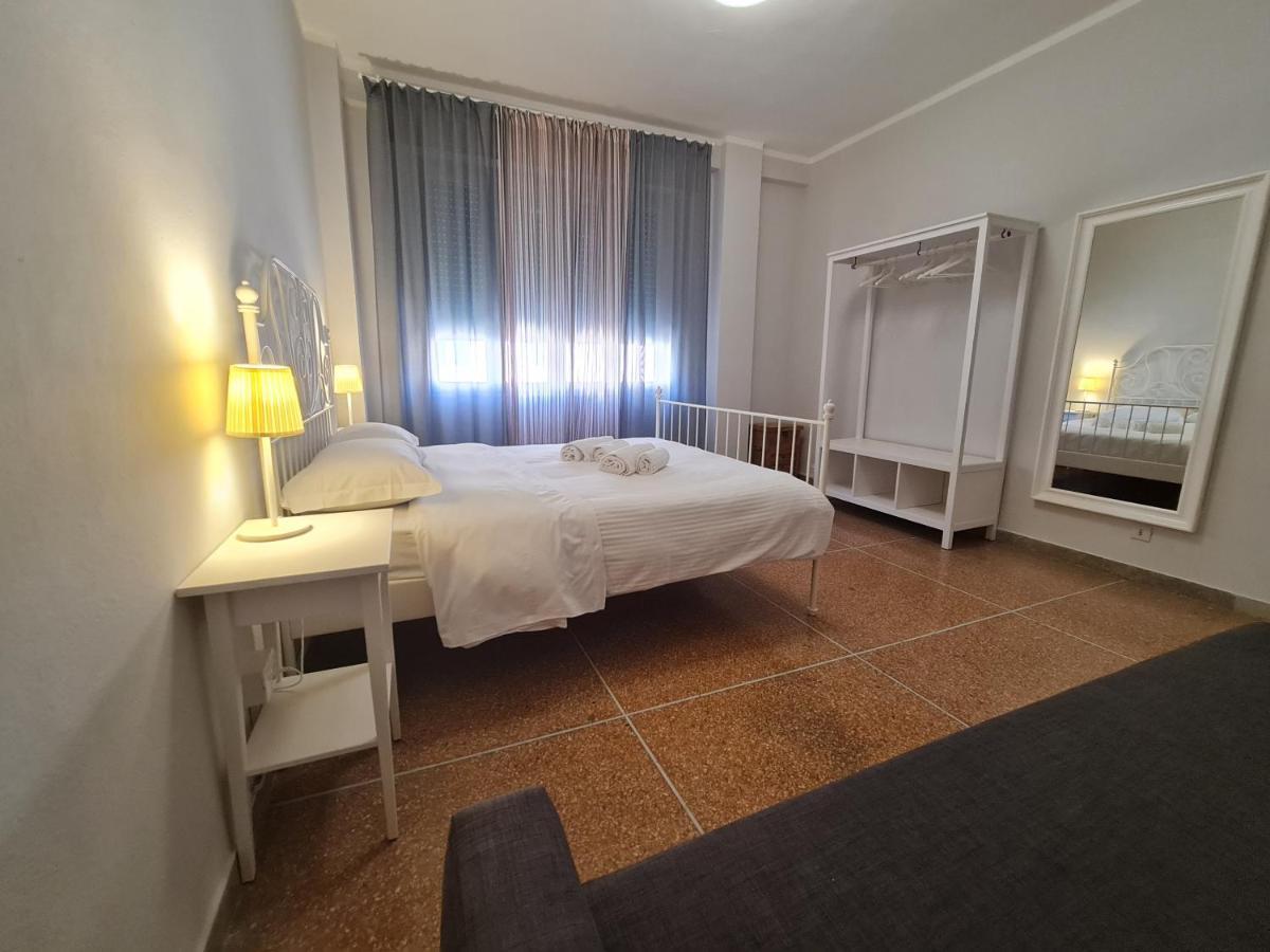 Lc Gramsci Guest House Self Check-In بيزا المظهر الخارجي الصورة